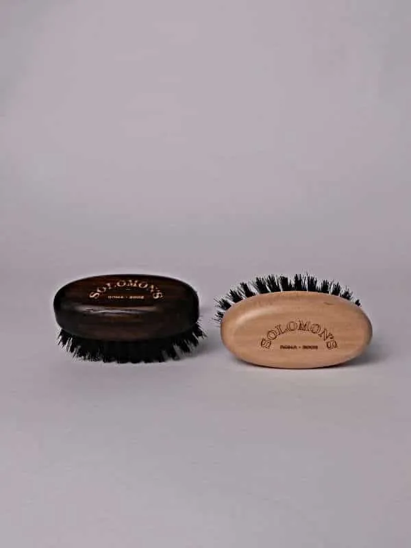 solomon-s-beard-spazzola-per-barba-tascabile-in-legno image 1