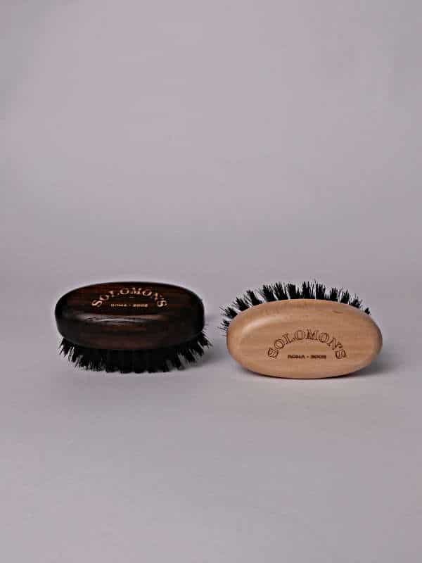 solomon-s-beard-spazzola-per-barba-tascabile-in-legno image 1